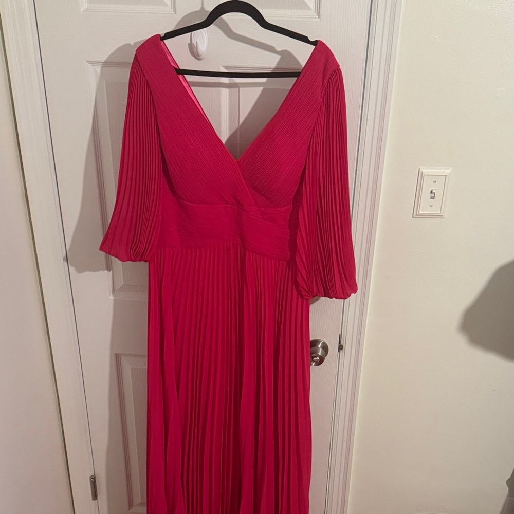 Elegant Red Pleated Dress